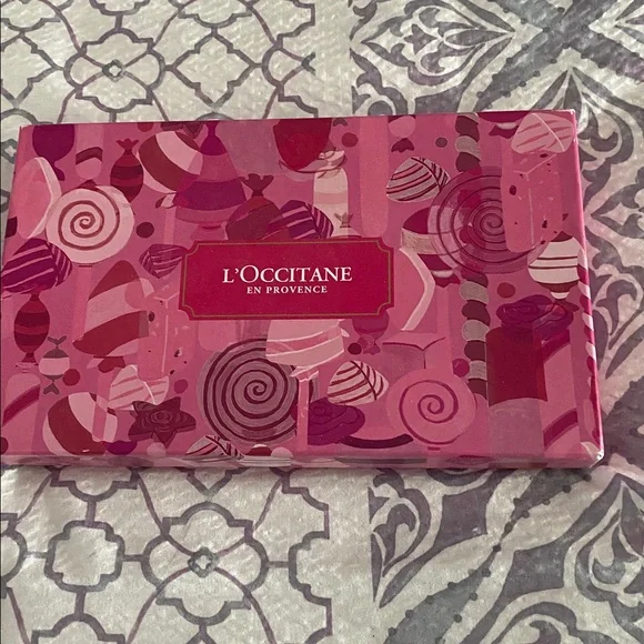 L'OCCITANE Colorful Hand Cream Collection - Picture 2 of 3